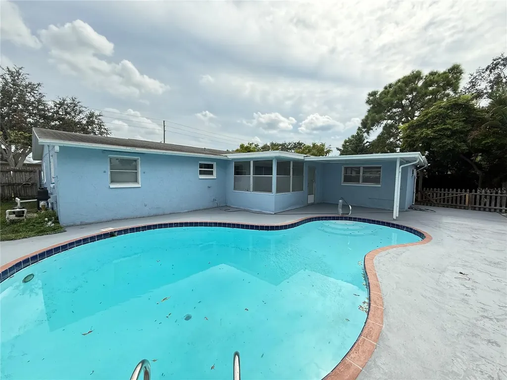 4233 Darlington Road Holiday FL 34691
