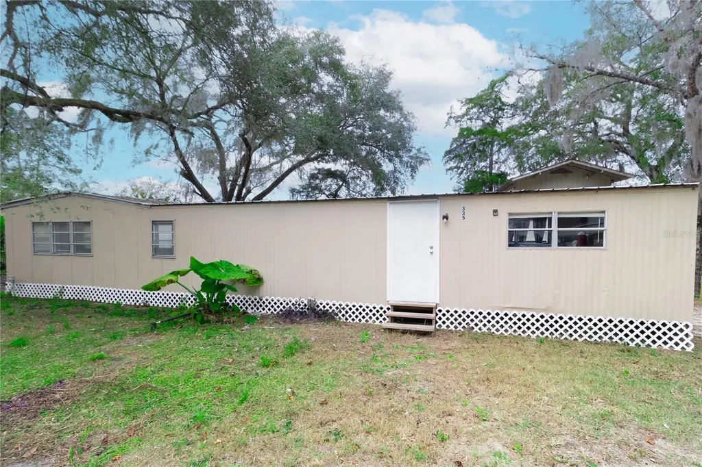 335 N County Road 315 Interlachen FL 32148