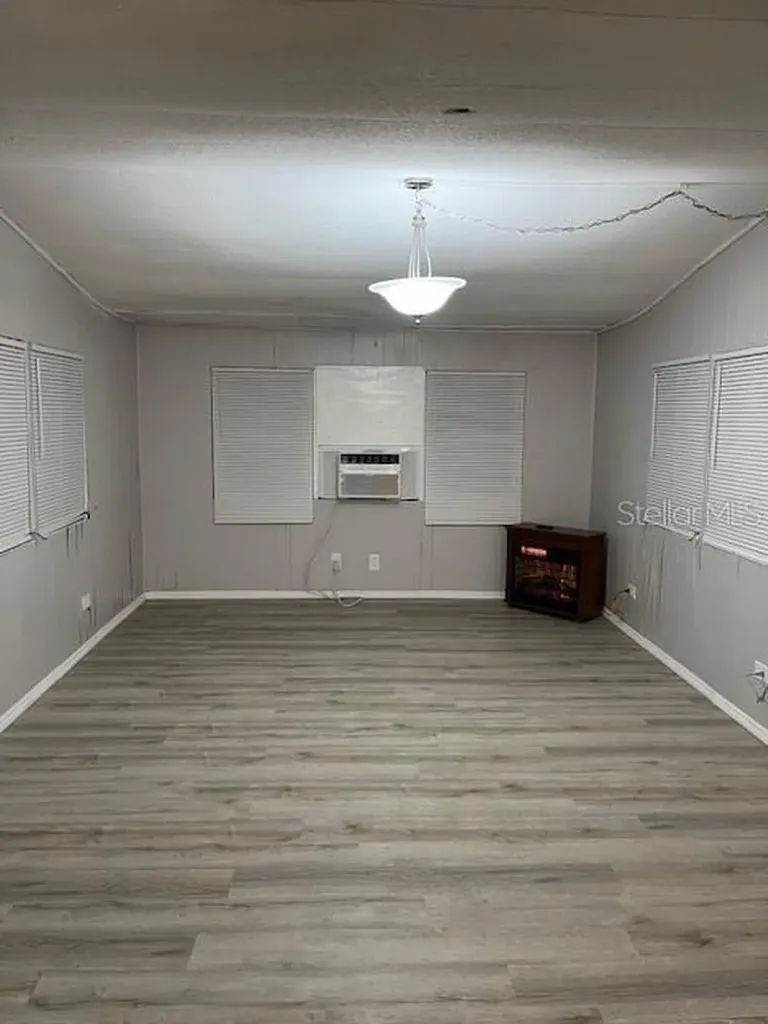 335 N County Road 315 Interlachen FL 32148