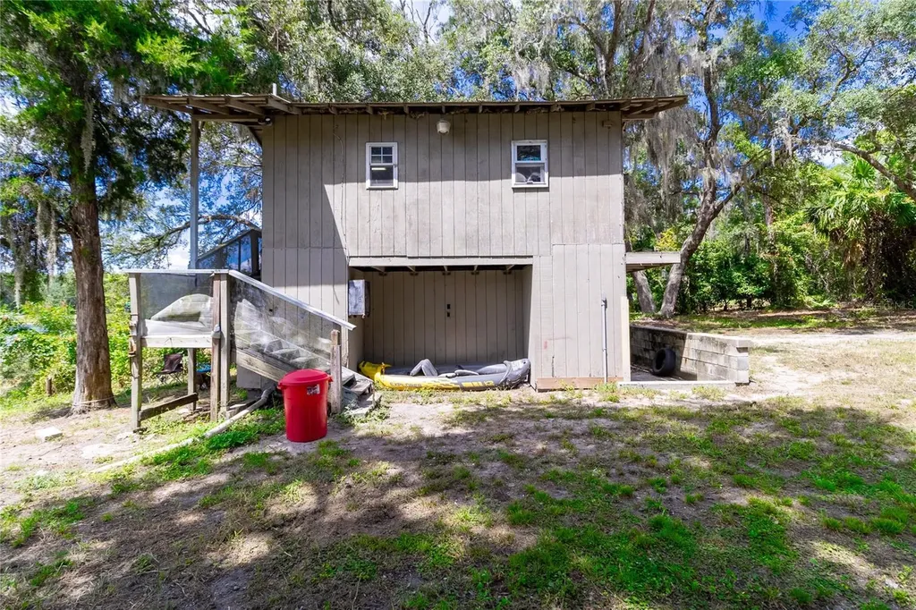 335 N County Road 315 Interlachen FL 32148