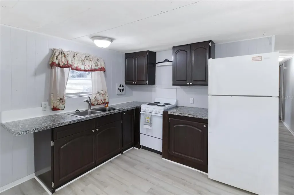 335 N County Road 315 Interlachen FL 32148