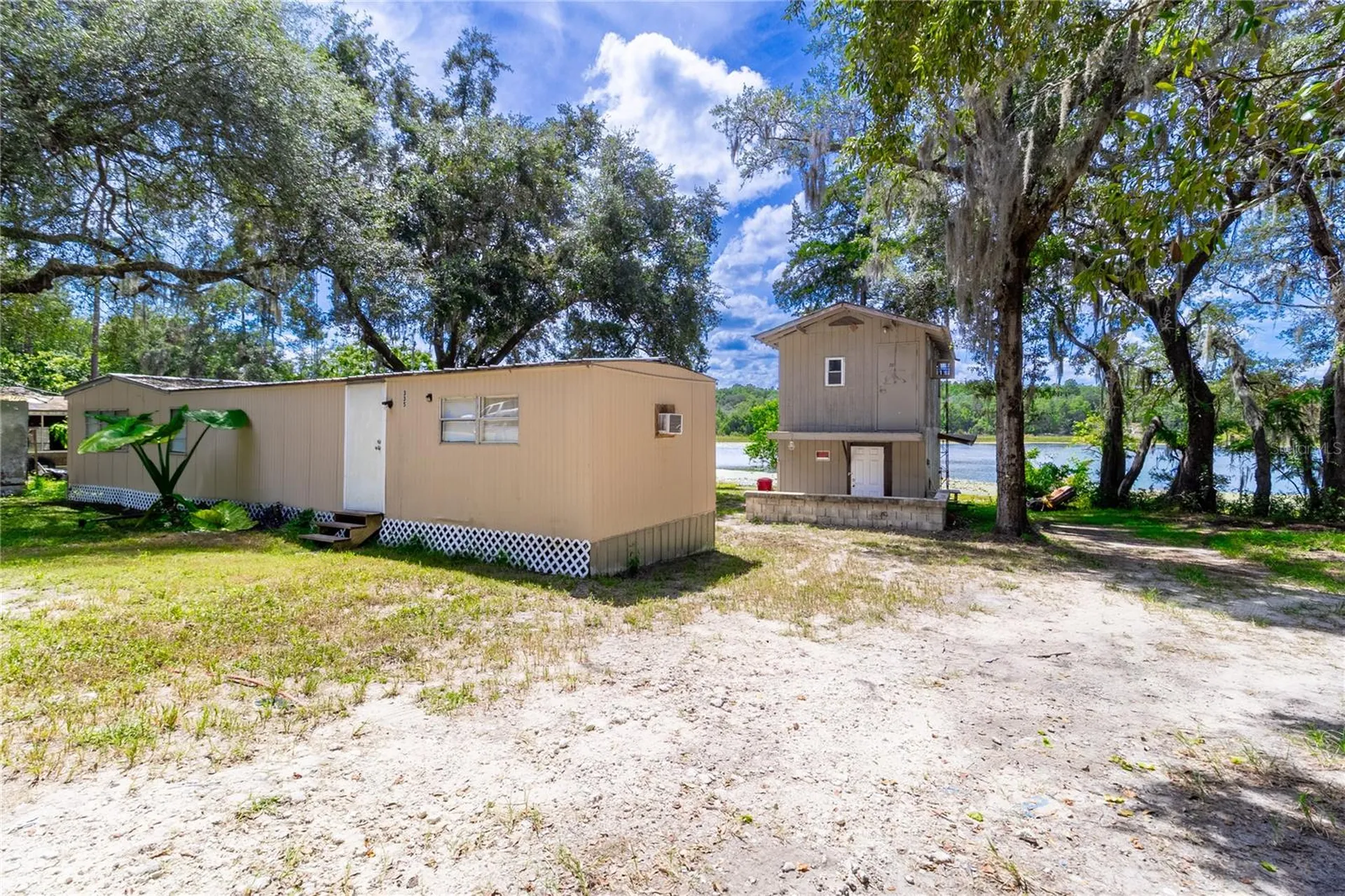 335 N County Road 315 Interlachen FL 32148