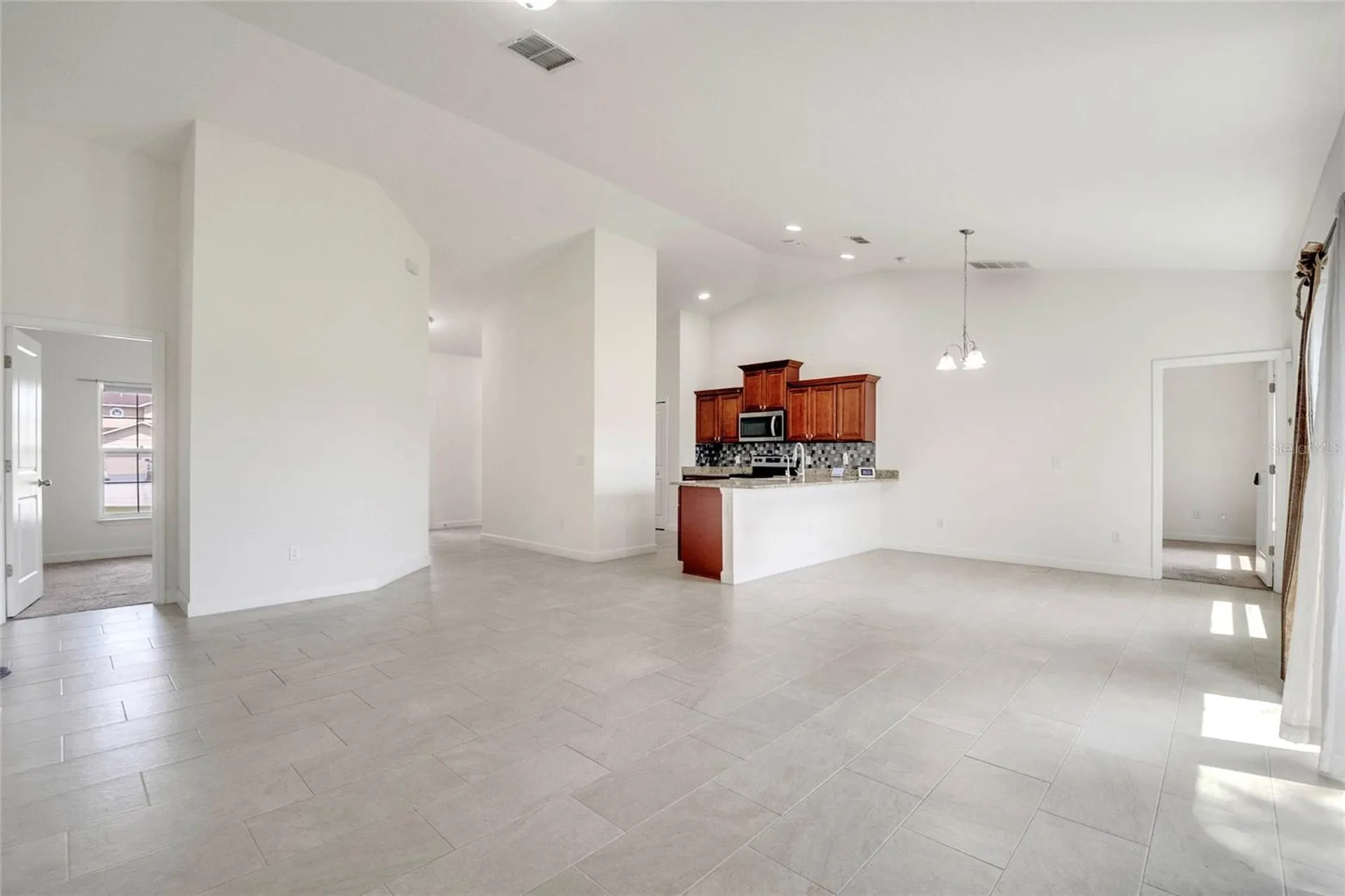228 Amesbury Lane Kissimmee FL 34758