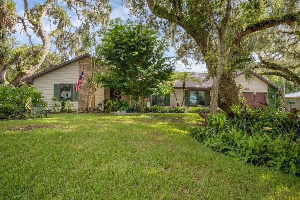 7326 S Leewynn Drive Sarasota FL 34240