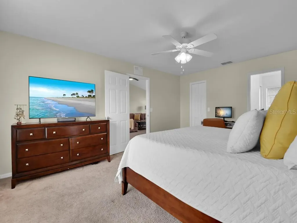 518 NW 11th Terrace Cape Coral FL 33993