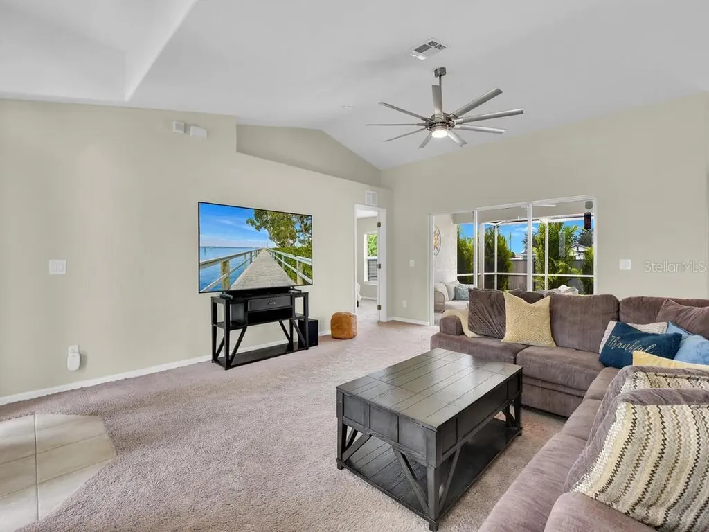 518 NW 11th Terrace Cape Coral FL 33993