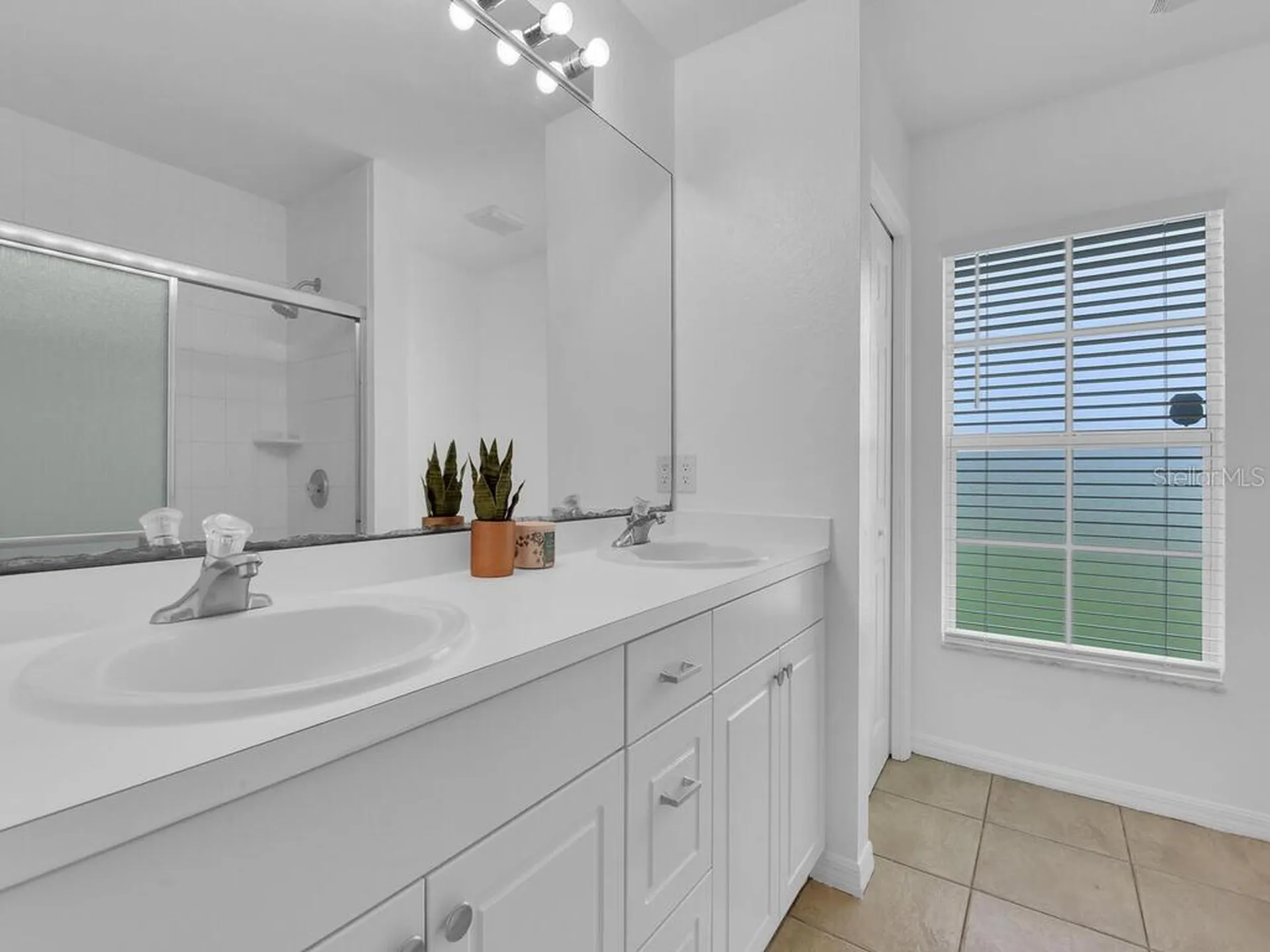 518 NW 11th Terrace Cape Coral FL 33993