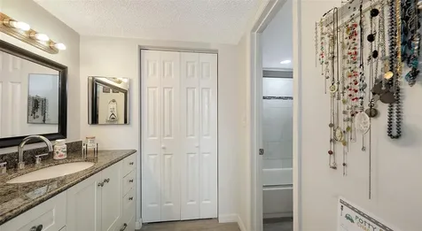 2901 26th Street W Bradenton FL 34205