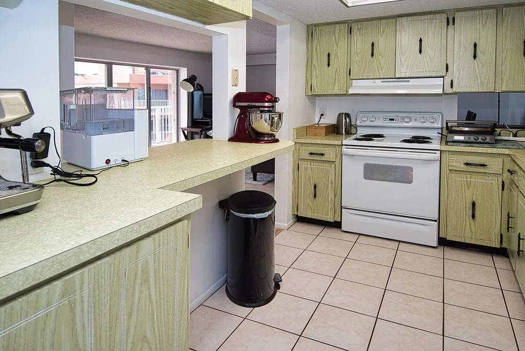 7430 Sunshine Skyway Lane S St Petersburg FL 33711