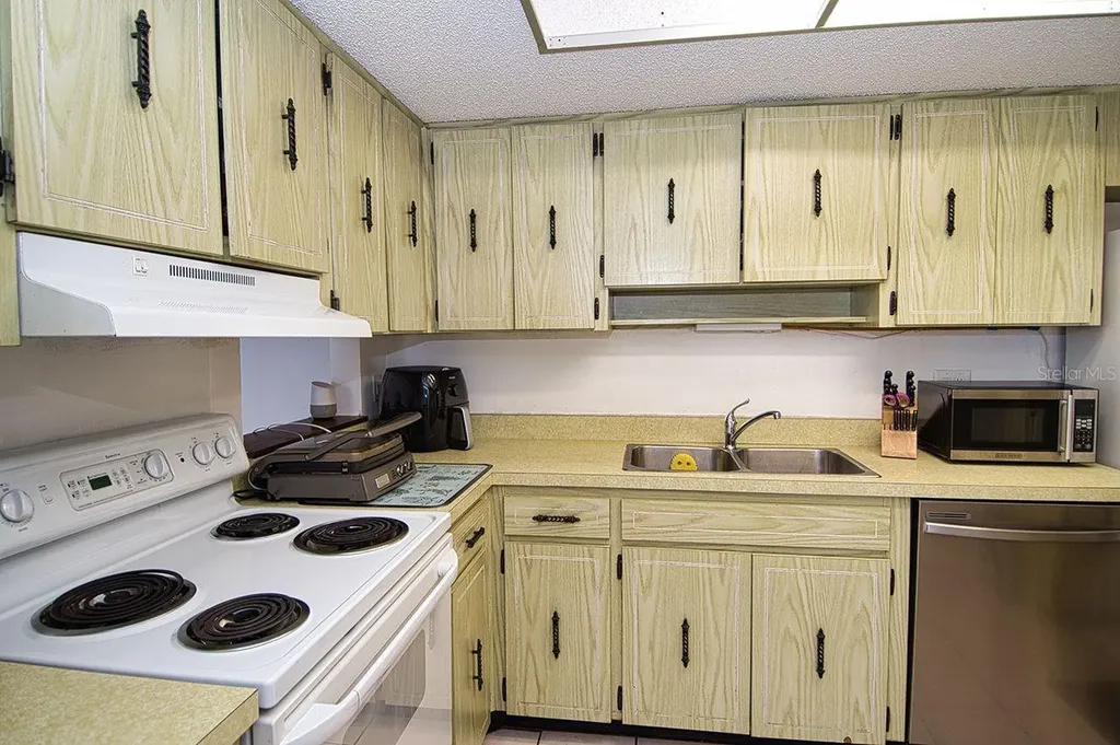7430 Sunshine Skyway Lane S St Petersburg FL 33711