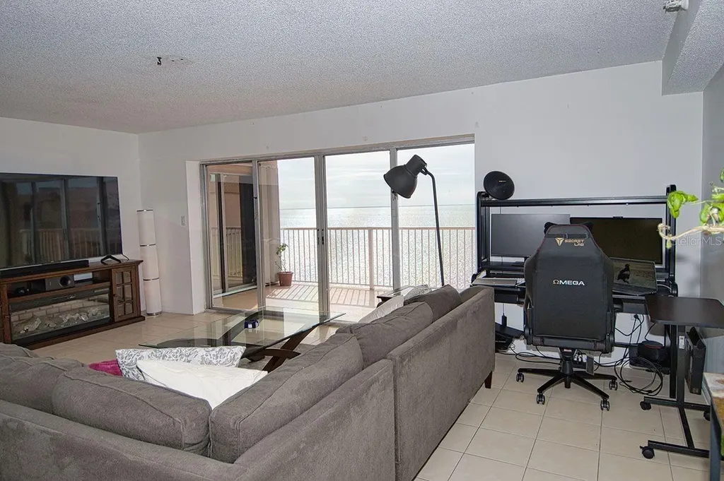 7430 Sunshine Skyway Lane S St Petersburg FL 33711