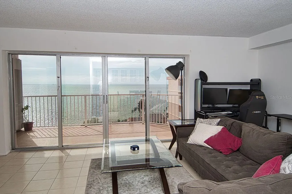 7430 Sunshine Skyway Lane S St Petersburg FL 33711