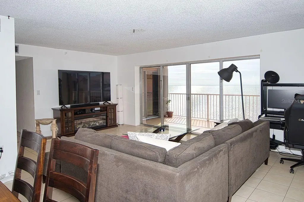 7430 Sunshine Skyway Lane S St Petersburg FL 33711