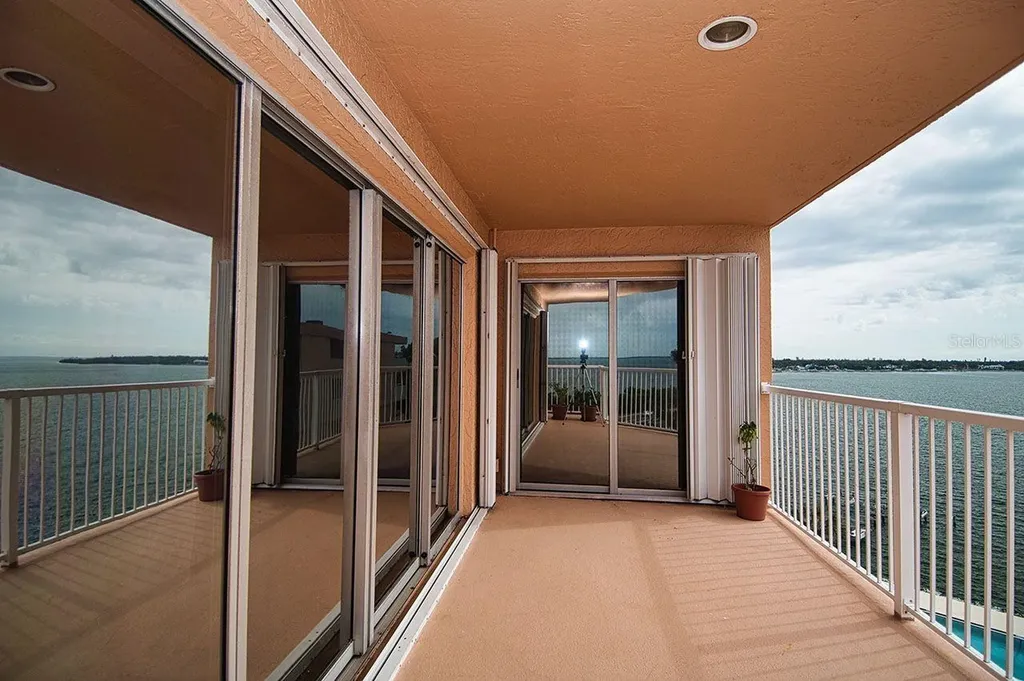 7430 Sunshine Skyway Lane S St Petersburg FL 33711