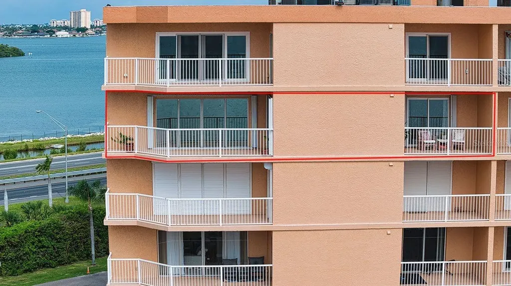 7430 Sunshine Skyway Lane S St Petersburg FL 33711