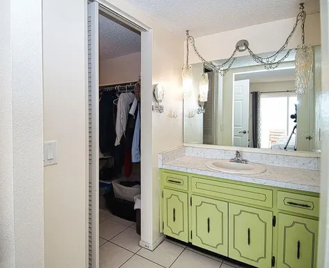 7430 Sunshine Skyway Lane S St Petersburg FL 33711