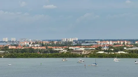 7430 Sunshine Skyway Lane S St Petersburg FL 33711