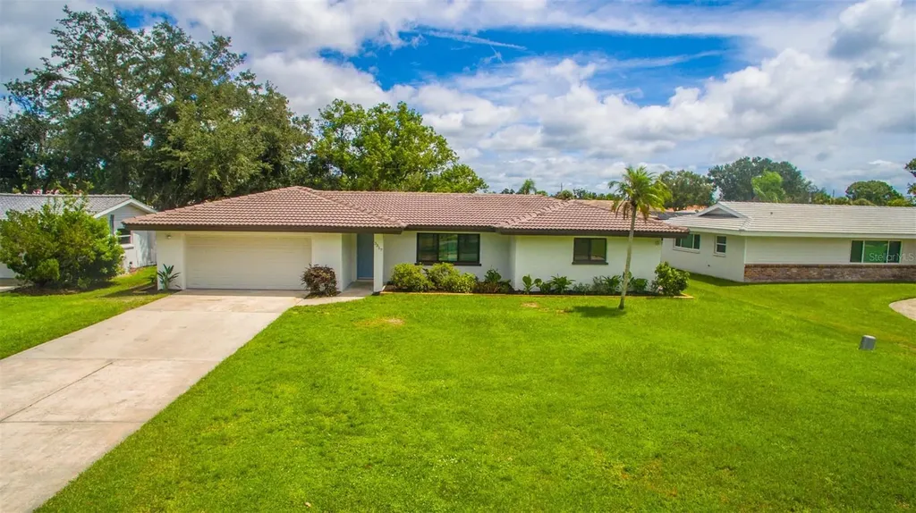 3317 Pine Valley Drive Sarasota FL 34239
