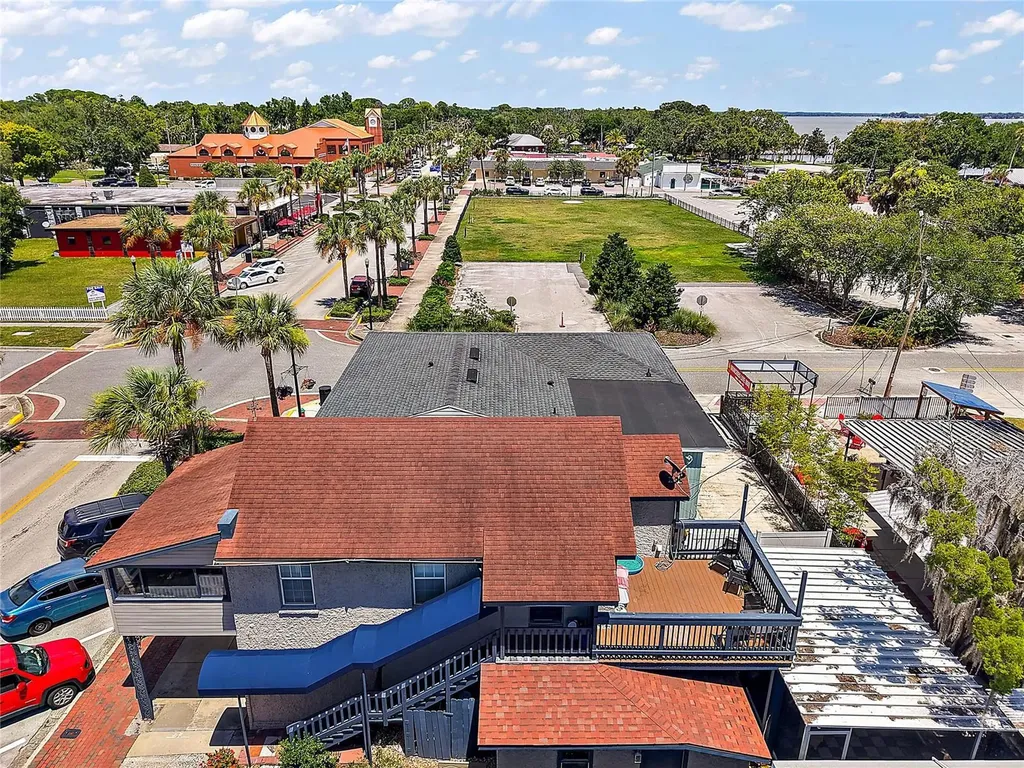 107 W Main Street Tavares FL 32778