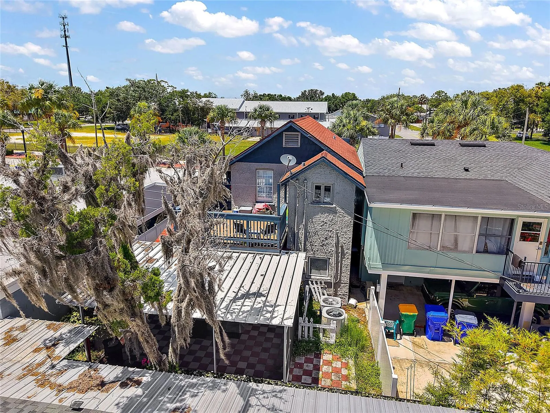 107 W Main Street Tavares FL 32778
