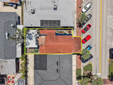 107 W Main Street Tavares FL 32778
