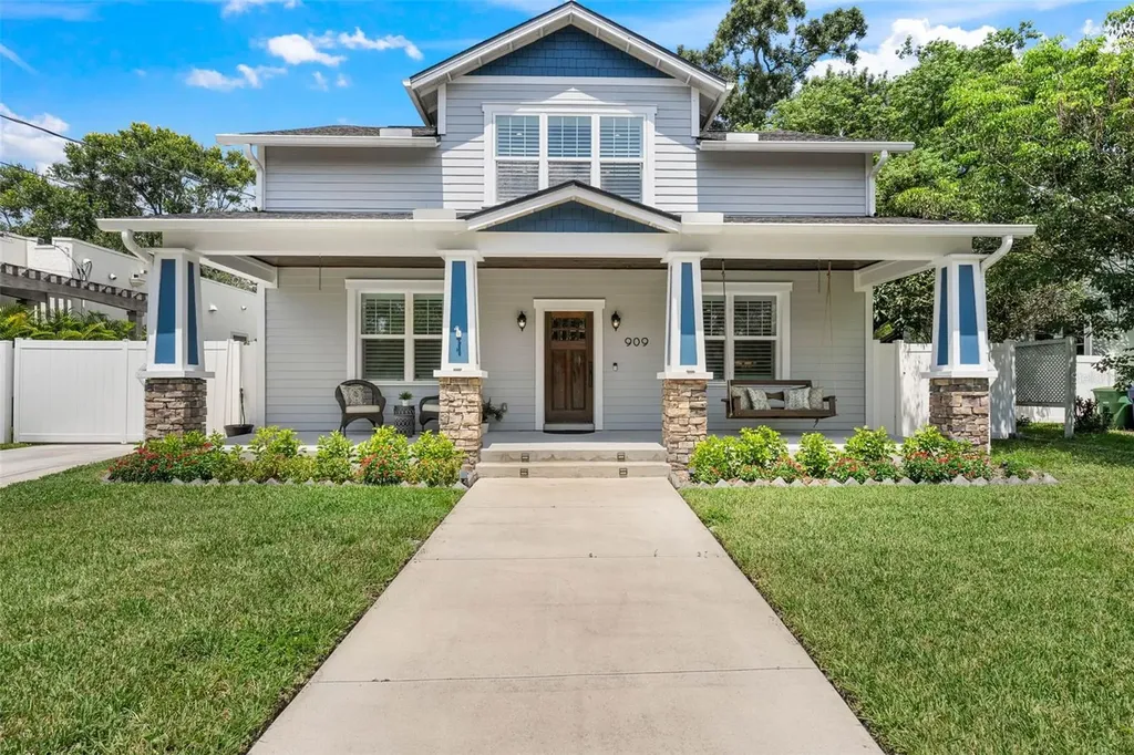 909 W Woodlawn Avenue Tampa FL 33603