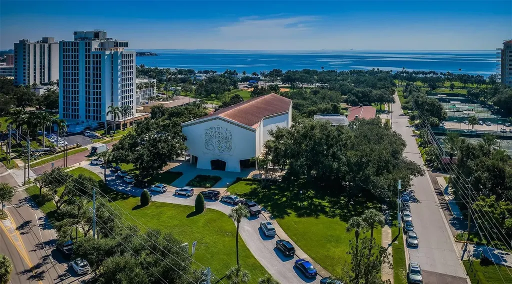 700 Beach Drive NE St Petersburg FL 33701