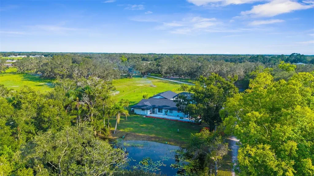 22226 E State Road 64 Bradenton FL 34212