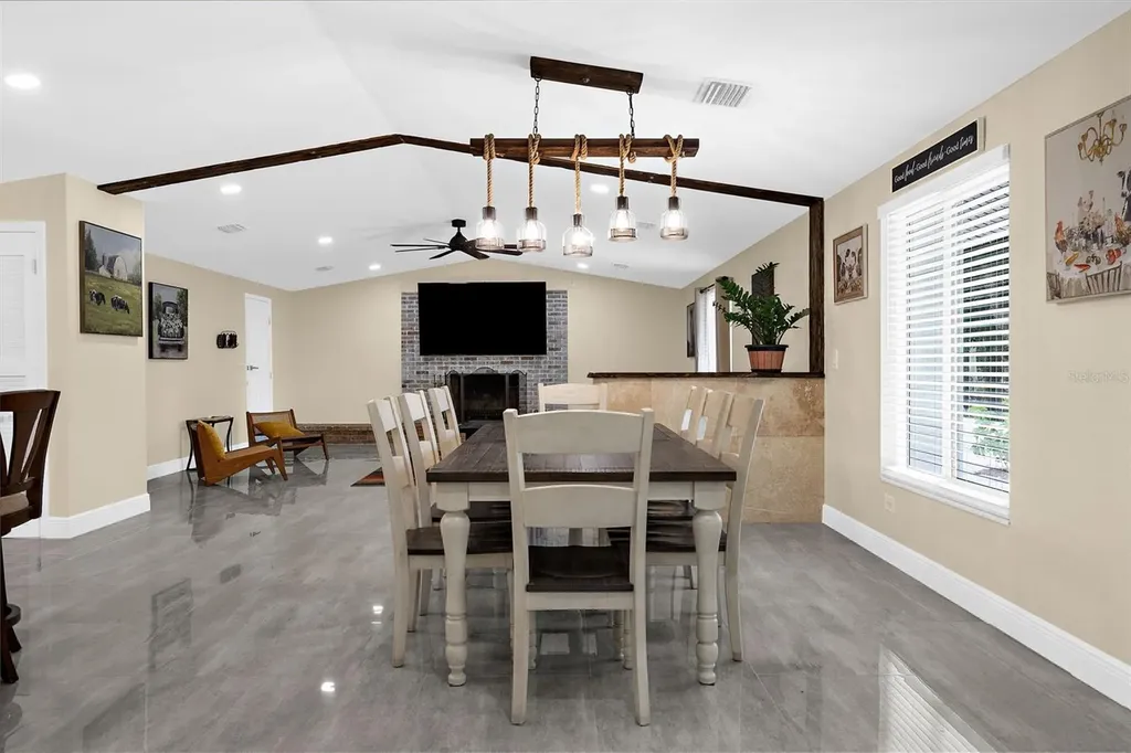 22226 E State Road 64 Bradenton FL 34212