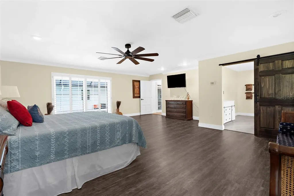 22226 E State Road 64 Bradenton FL 34212