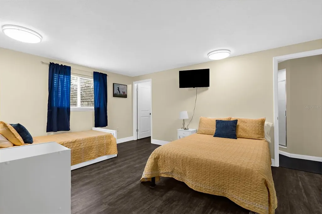 22226 E State Road 64 Bradenton FL 34212