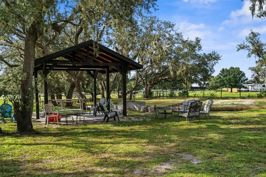 22226 E State Road 64 Bradenton FL 34212