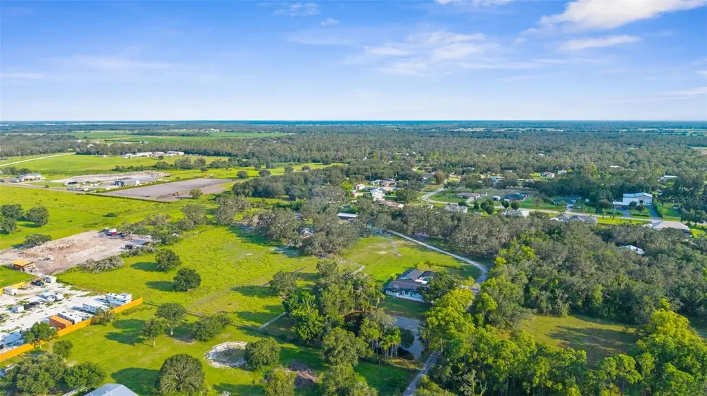 22226 E State Road 64 Bradenton FL 34212