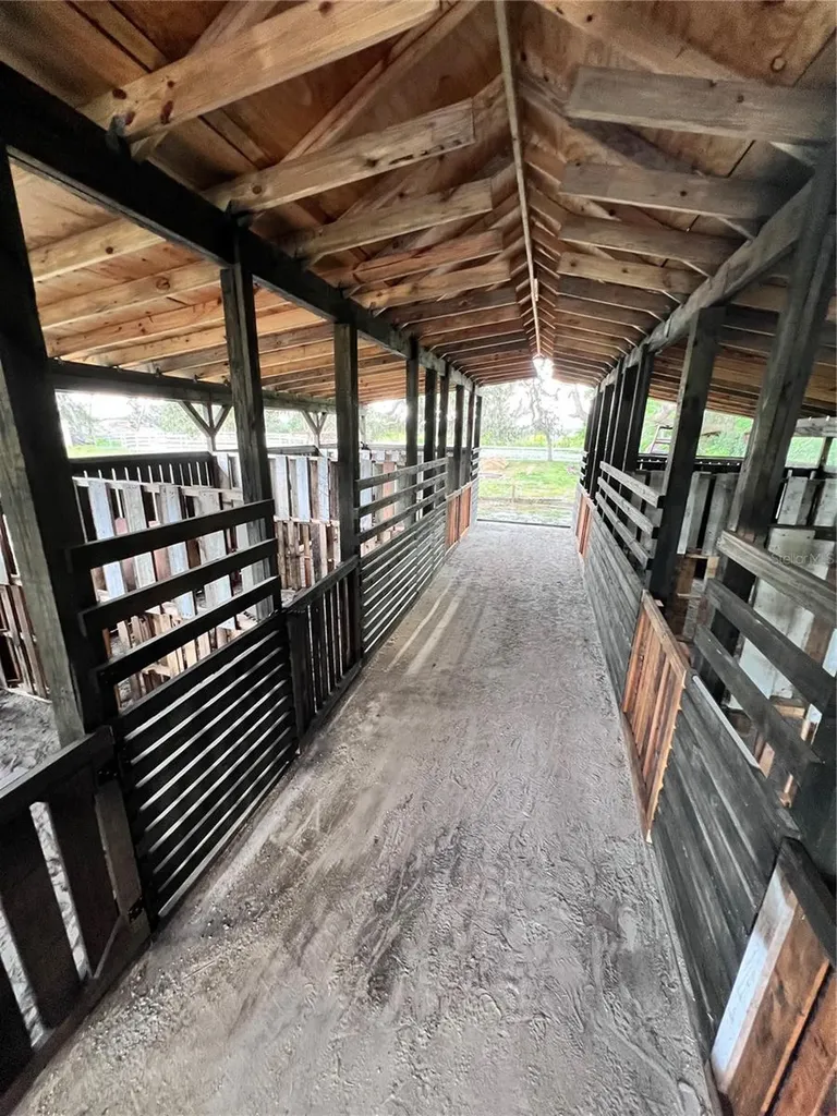 22226 E State Road 64 Bradenton FL 34212