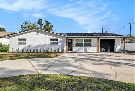 239 Freeport Avenue NE St Petersburg FL 33702