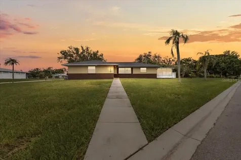 3105 Oxford Drive W Bradenton FL 34205