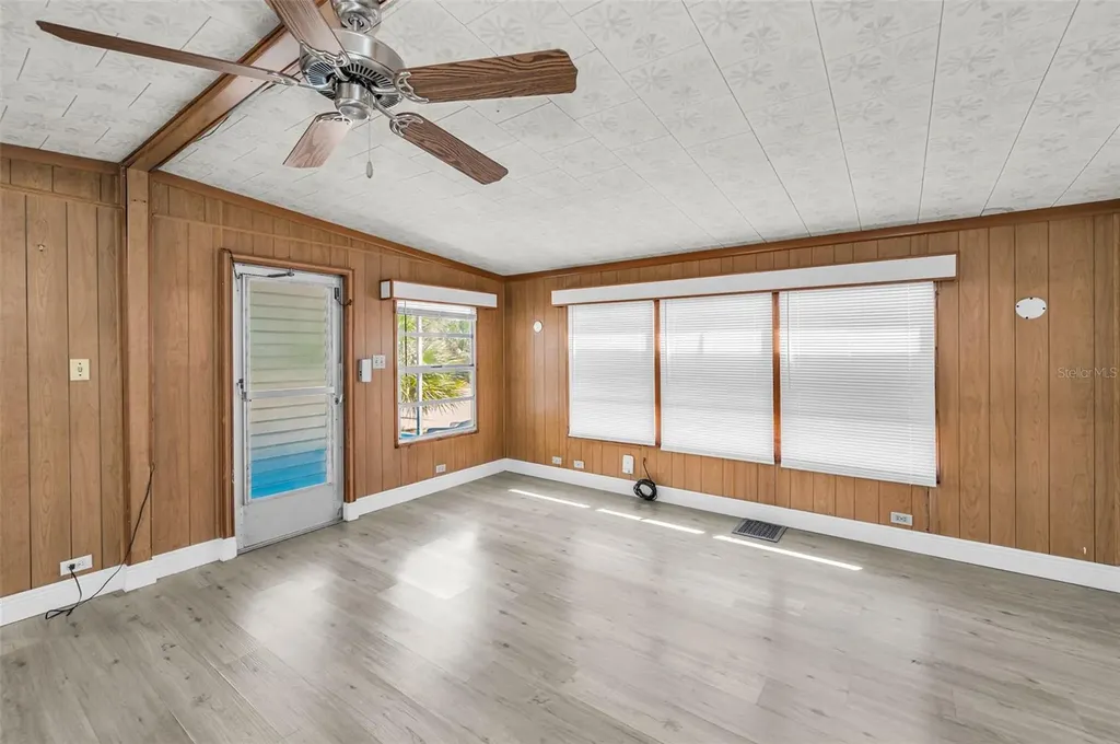 1917 Hess Drive Holiday FL 34691