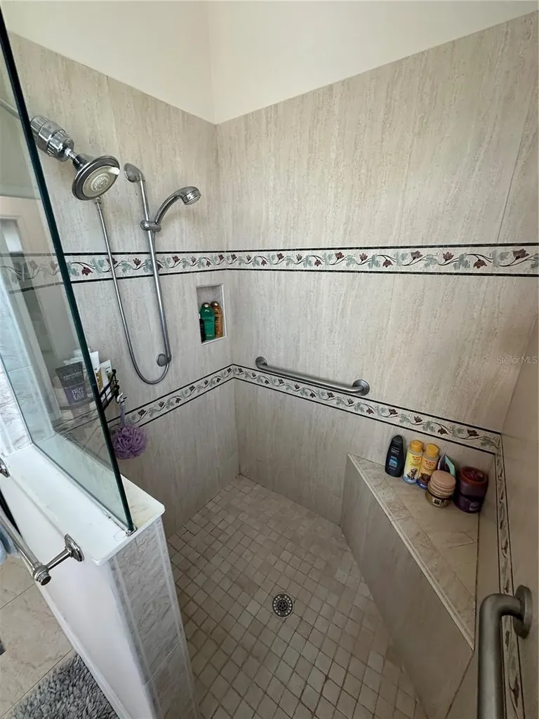 4727 Spinnaker Drive Bradenton FL 34208