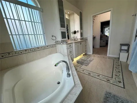 4727 Spinnaker Drive Bradenton FL 34208