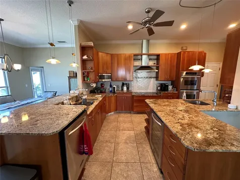 4727 Spinnaker Drive Bradenton FL 34208