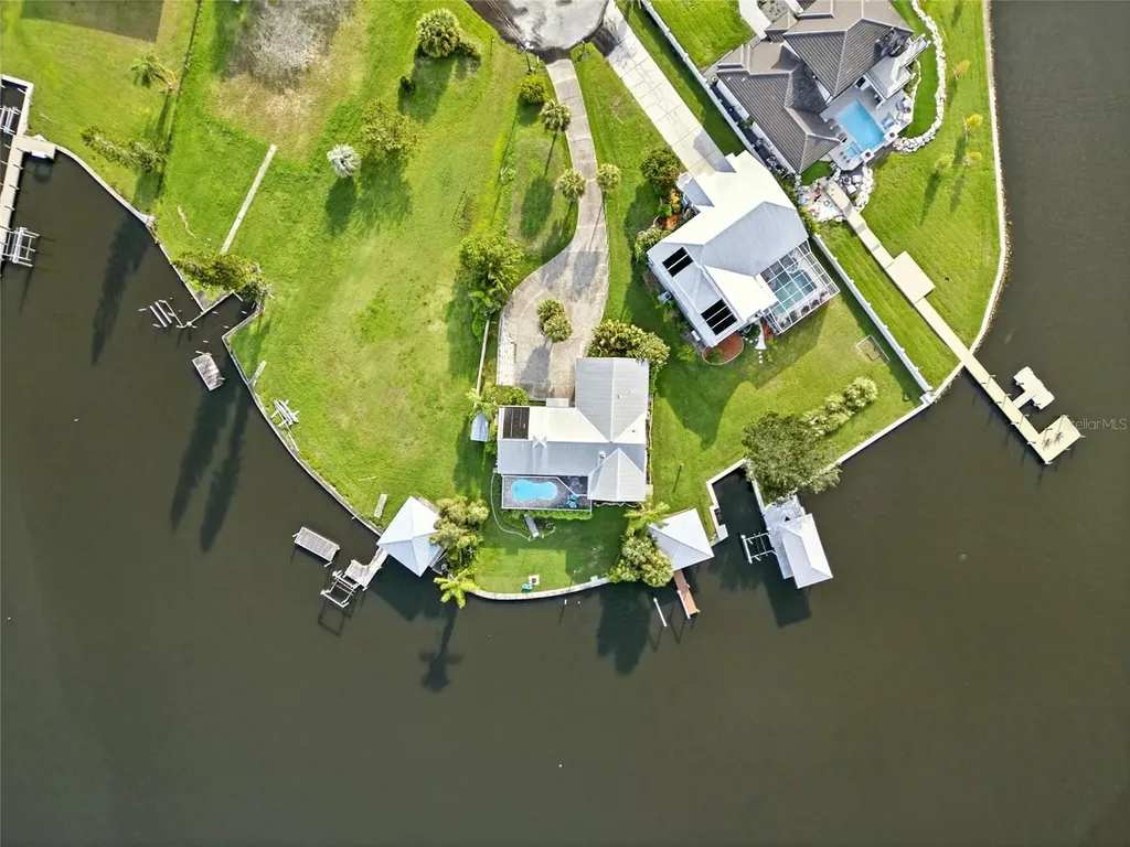 2435 N Watersedge Drive Crystal River FL 34429