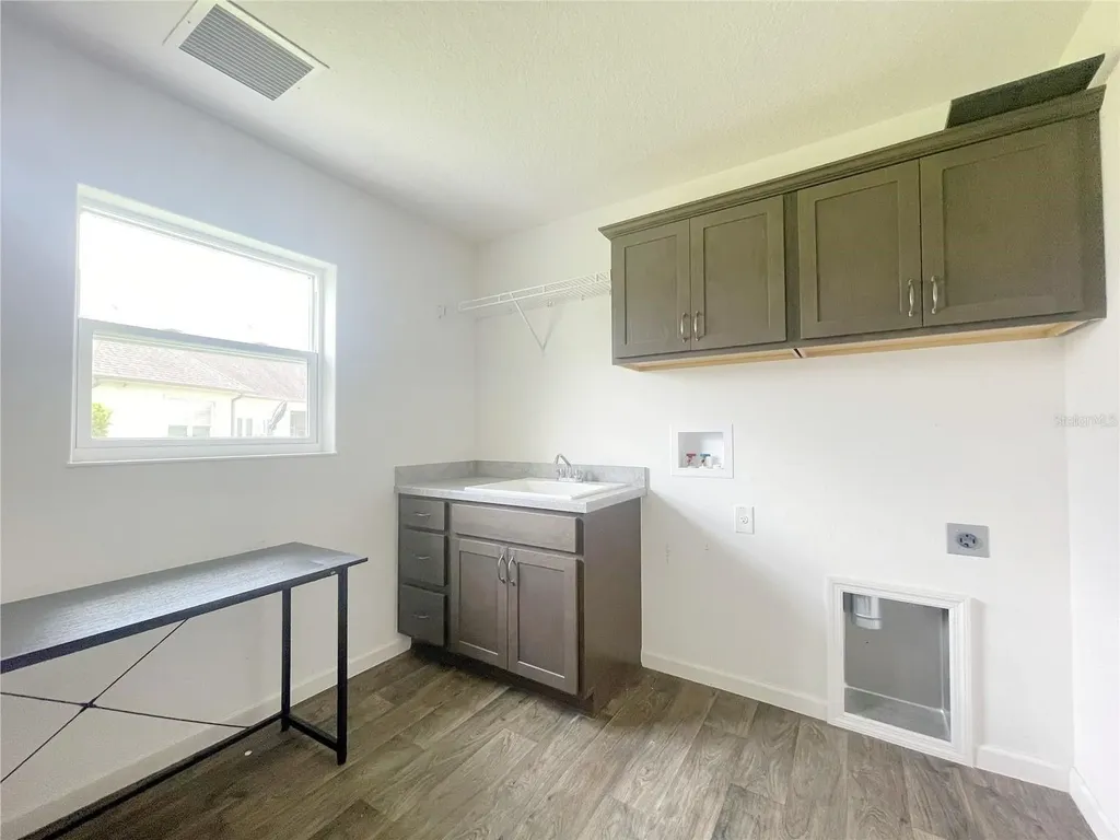 11216 Roz Way Oxford FL 34484