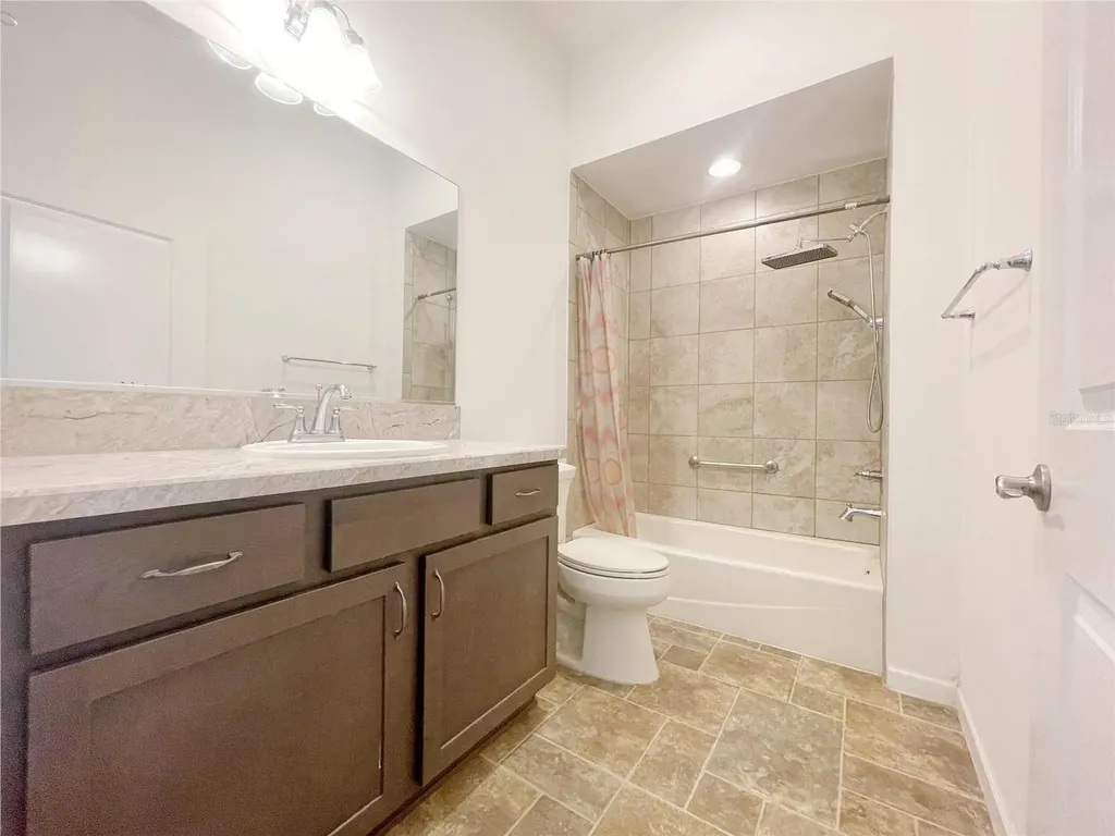 11216 Roz Way Oxford FL 34484