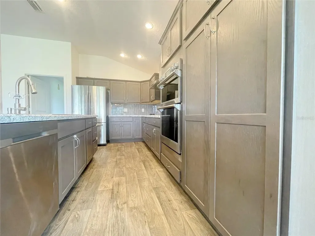 11216 Roz Way Oxford FL 34484