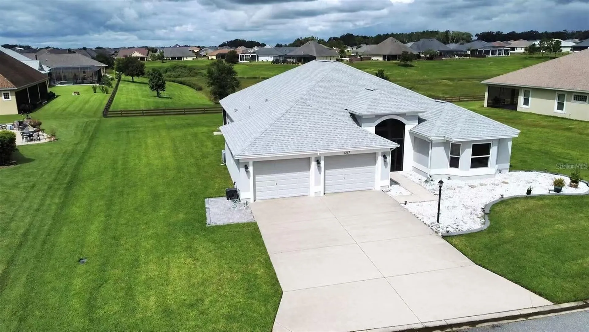 11216 Roz Way Oxford FL 34484