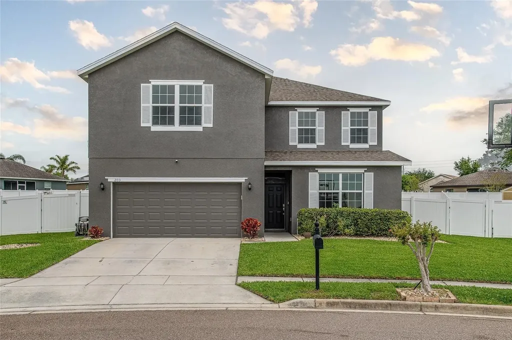 203 Highland Meadows Street Davenport FL 33837