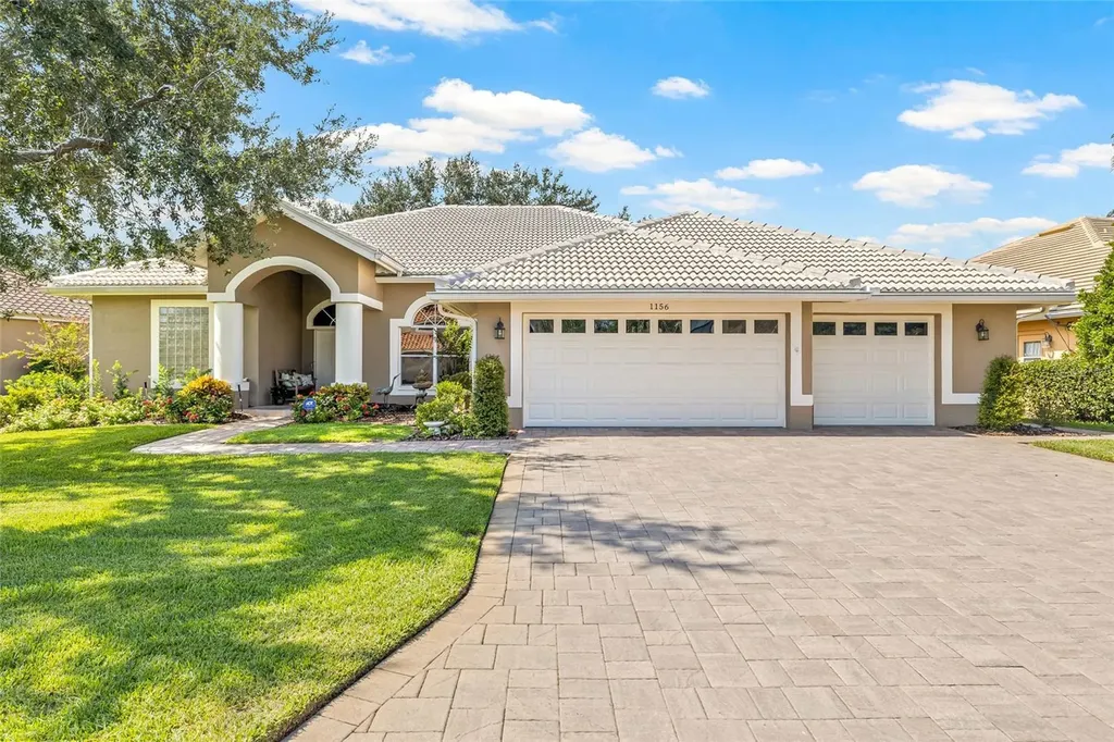 1156 Darlington Oak Drive NE St Petersburg FL 33703