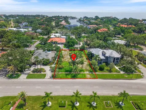409 Snell Isle Boulevard NE St Petersburg FL 33704