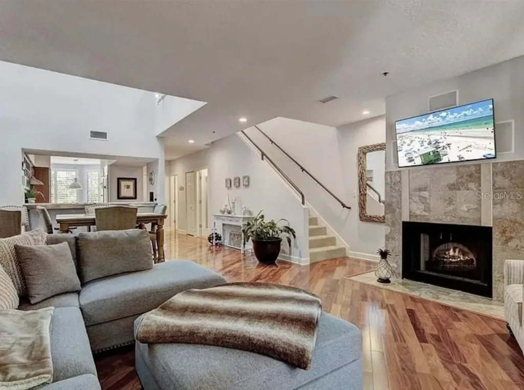 1926 Harbourside Drive Longboat Key FL 34228