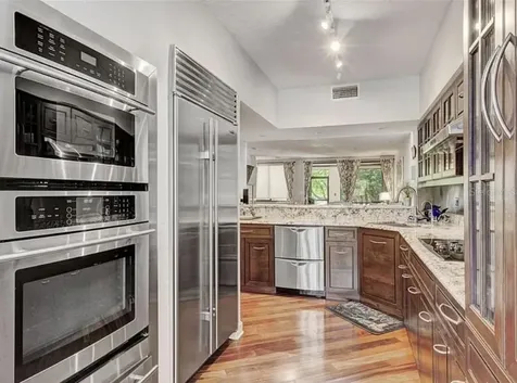 1926 Harbourside Drive Longboat Key FL 34228